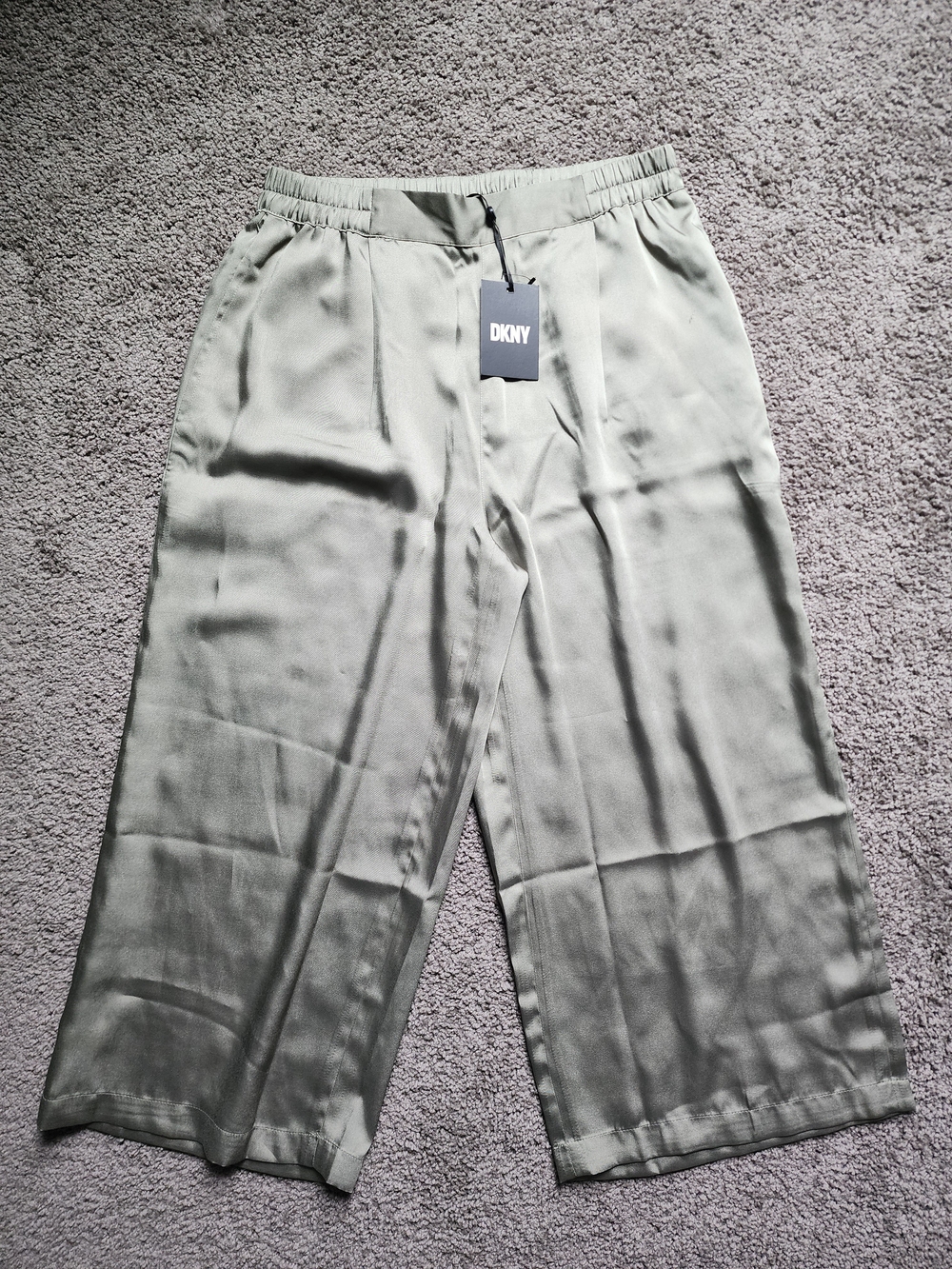 DKNY Wide Leg Capri Pants in Sage Green
